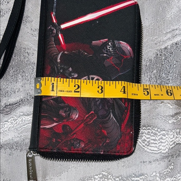 Buckle-Down Black and red Wallet - Picture 9 of 10